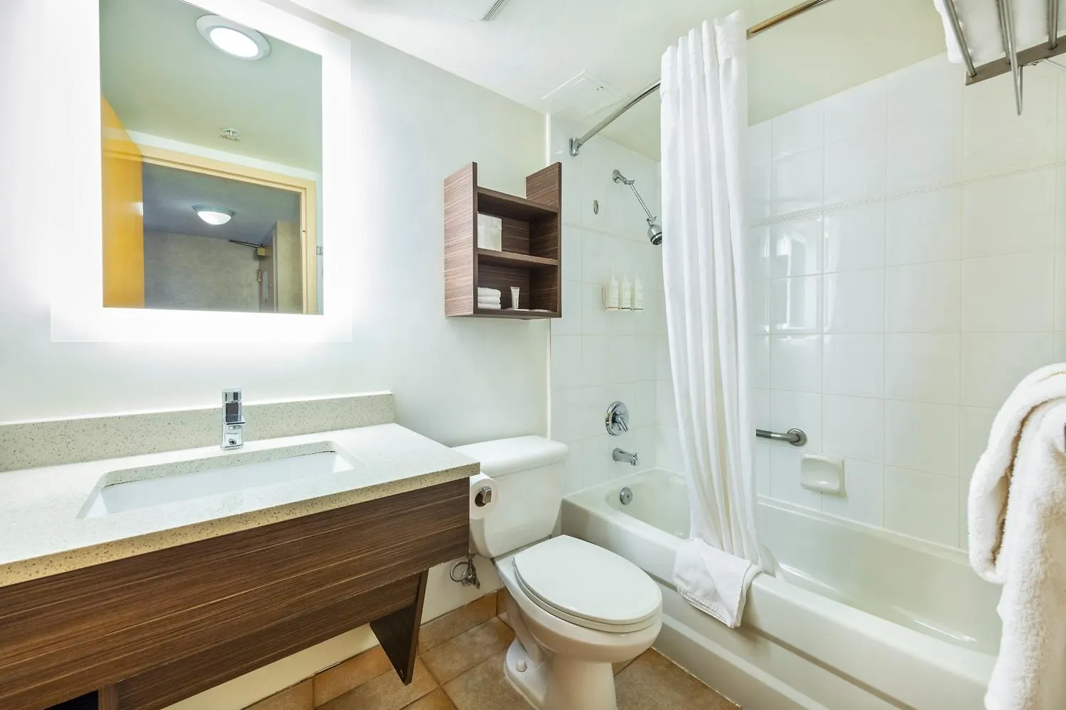 Grand Park Hotel & Suites Downtown Vancouver, Ascend Hotel Collection  Vancouver