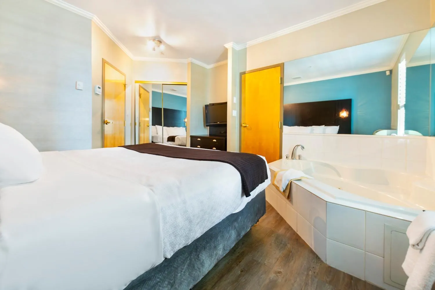 Grand Park Hotel & Suites Downtown Vancouver, Ascend Hotel Collection