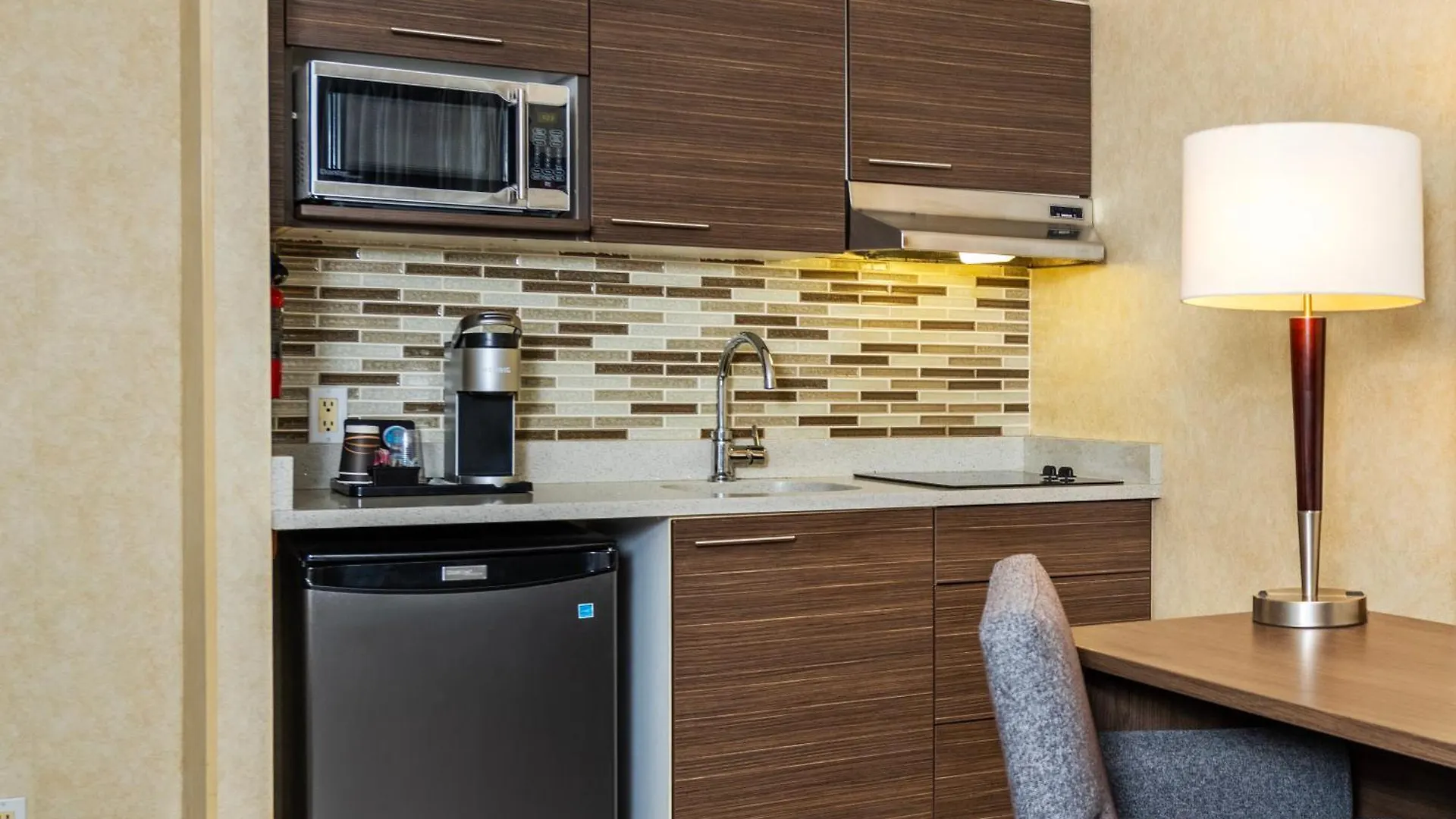 Grand Park Hotel & Suites Downtown Vancouver, Ascend Hotel Collection